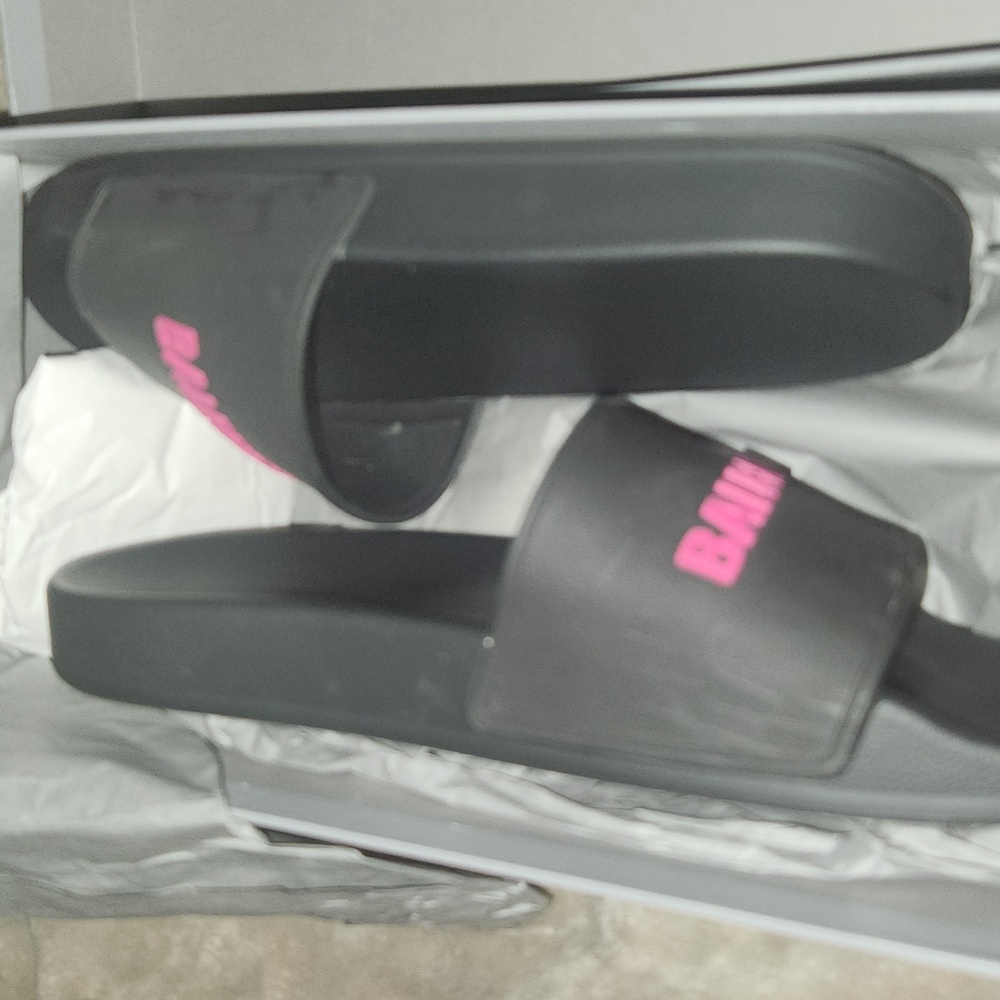 Balenciaga Pool Slides